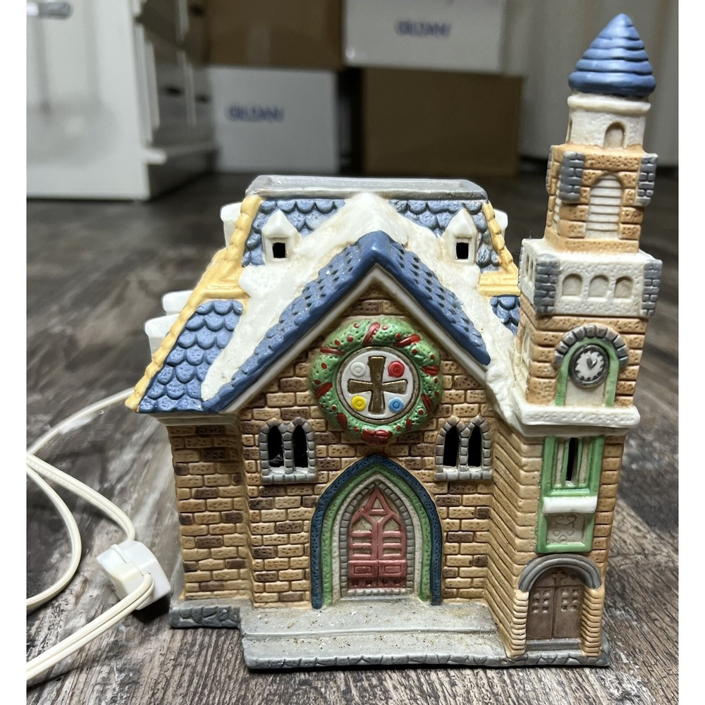 1993 Dickens Collectables Original Hand Painted Porcelain Lighted Church